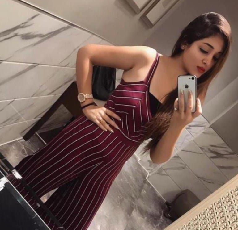 Anushka independent in baga